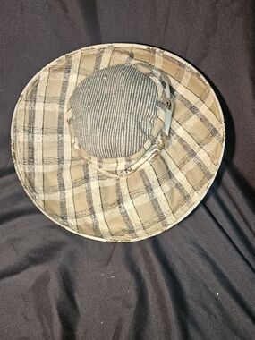 A113 Hattitude Plaid Wide-Brim Sun Hat in Beige and Gray